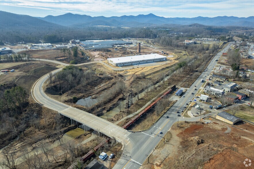 More Photos Of 261 Enka Heritage Parkway, Candler Distribution For Lease