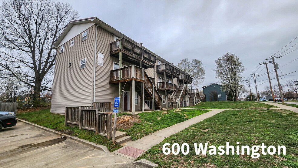More Photos Of 600 S Washington St, Carbondale Apartments For Sale