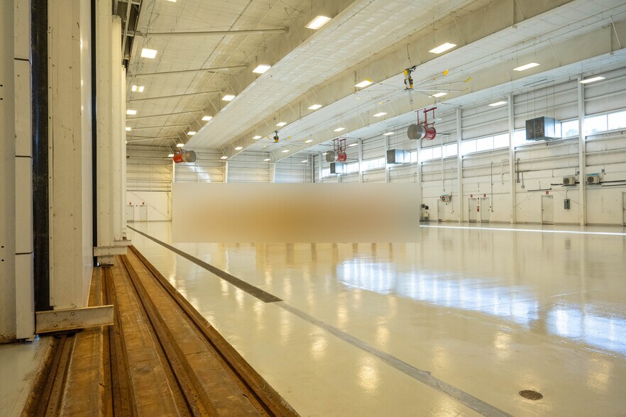 More Photos Of 7095 Roscoe Turner Rd, Kiln Airplane Hangar For Lease