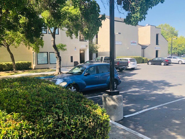 More Photos Of 2111-2119 W March Ln, Stockton Office For Lease