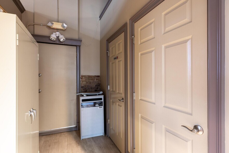 More Photos Of 2401 Broad Street, Chattanooga Office For Sale