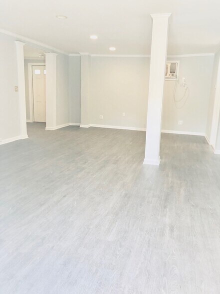 More Photos Of 1068 North St, Greenwich Storefront For Lease