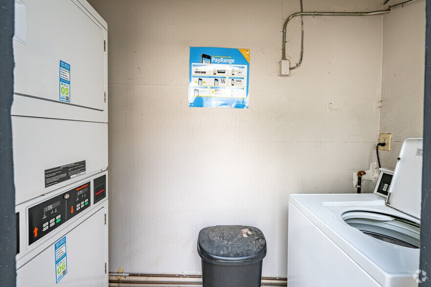 More Photos Of 1425 W Stoneridge Ct, Ontario Apartments For Sale