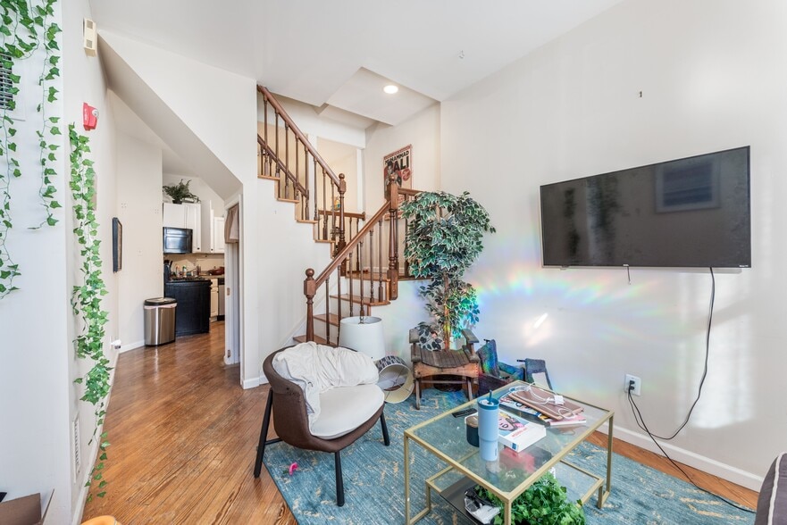 More Photos Of , Philadelphia Unknown For Sale