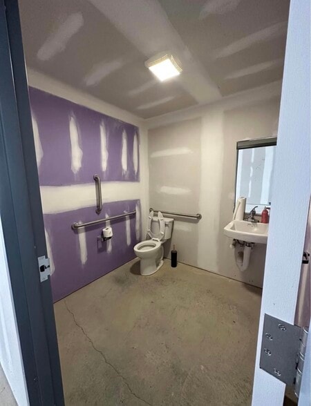 More Photos Of 8169 Pine Ridge Rd, Mechanicsville Flex For Lease