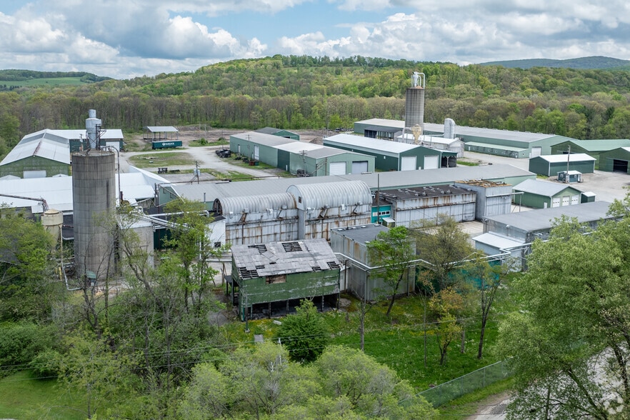 Primary Photo Of 135 Roaring Run Rd, Champion Manufacturing For Sale