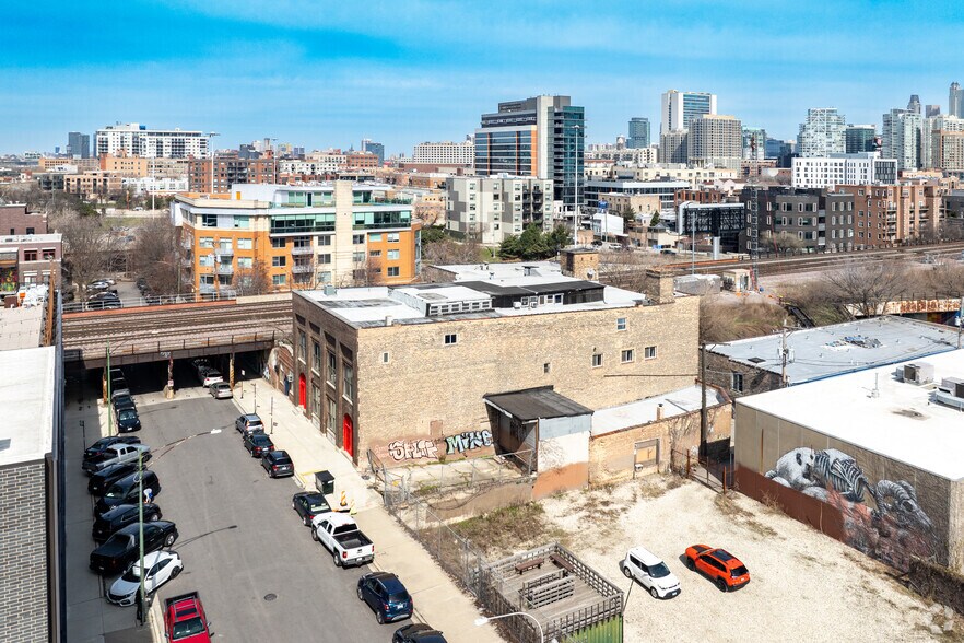 More Photos Of 415 N Sangamon St, Chicago Loft Creative Space For Lease