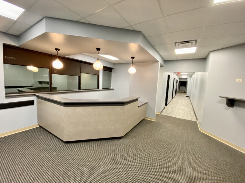 More Photos Of 3 Professional Dr, Alton Office For Lease