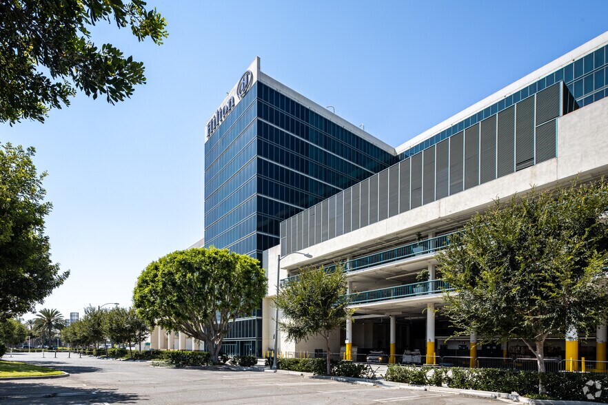 More Photos Of 777 W Convention Way, Anaheim Hotel For Lease