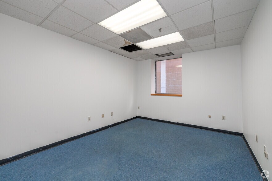 Photo of 1st Floor Ste 333-359 S Salina