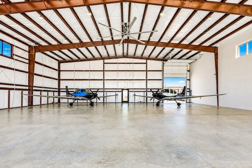 More Photos Of 3000 Westcourt rd, Denton Airplane Hangar For Sale