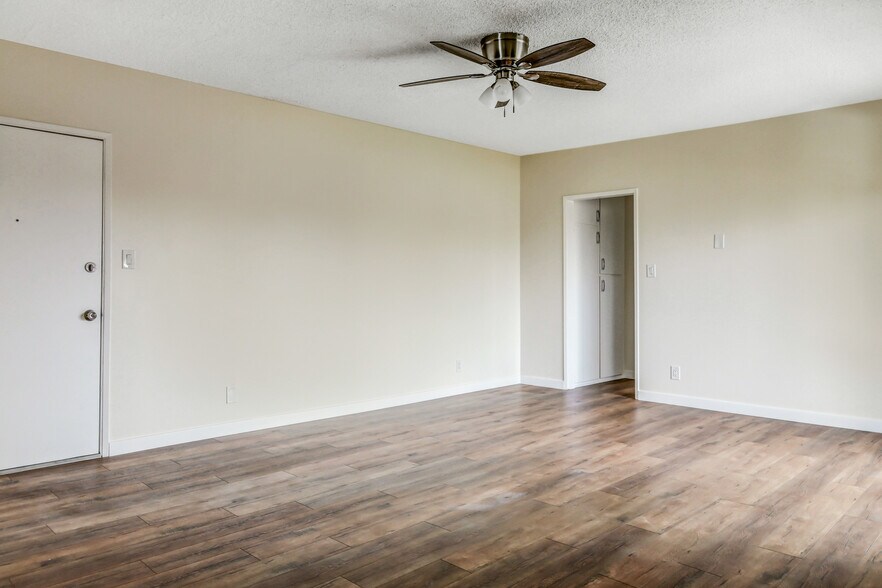 More Photos Of 423 N Harvard Blvd, Los Angeles Apartments For Sale