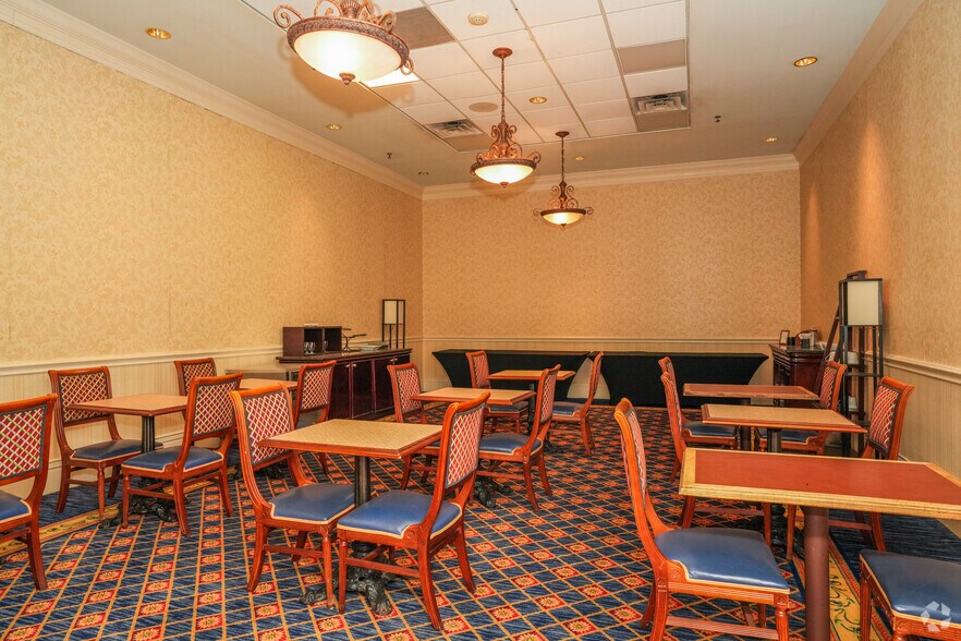 More Photos Of 200 E Amite St, Jackson Hotel For Sale