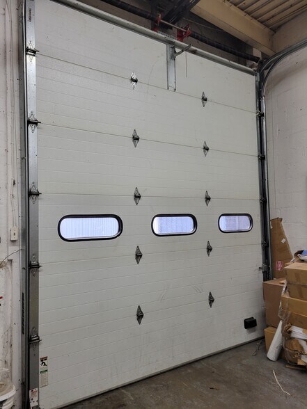 More Photos Of 105-119 Sprague Ave, Middletown Manufacturing For Lease