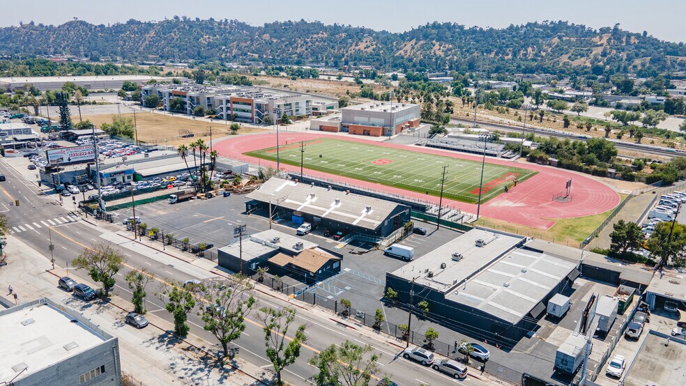 More Photos Of 2316 N San Fernando Rd, Los Angeles Warehouse For Lease