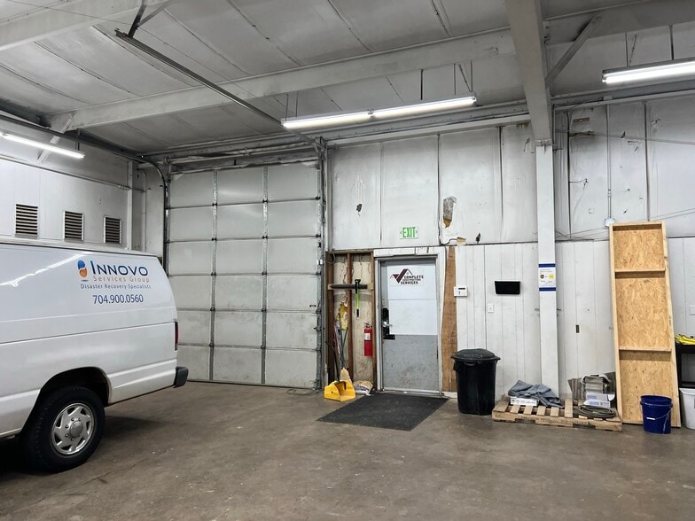 More Photos Of 8718 Statesville Rd, Charlotte Warehouse For Lease