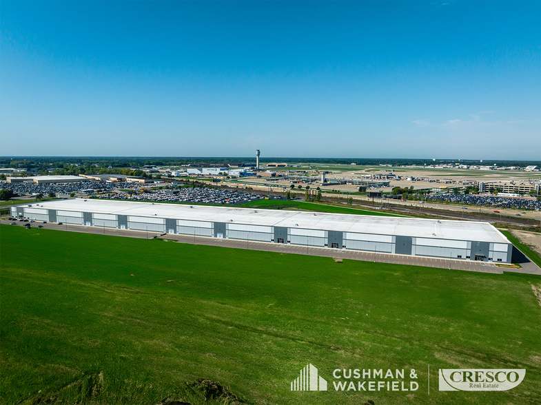 More Photos Of 18300 Snow Rd, Brook Park Warehouse For Lease