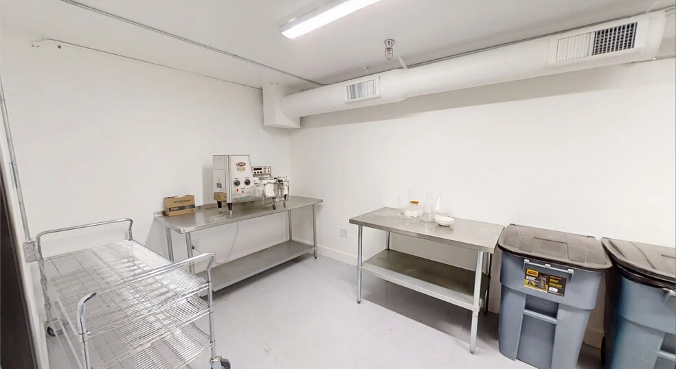 More Photos Of 1745 W Deer Valley Rd, Phoenix Light Distribution For Sale