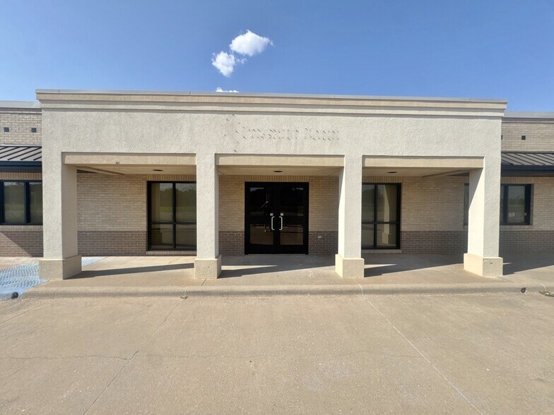 More Photos Of 2618 Old Iowa Park Rd, Wichita Falls Bank For Sale
