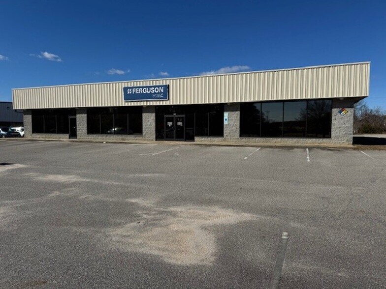 Primary Photo Of 404 Chicago Dr, Fayetteville Flex For Lease