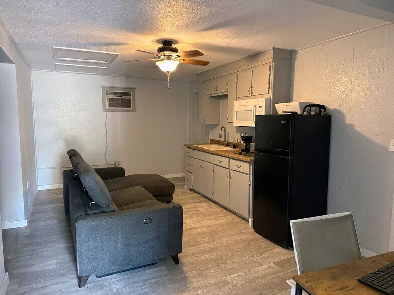 More Photos Of 2123 15th St, Lubbock Apartments For Sale