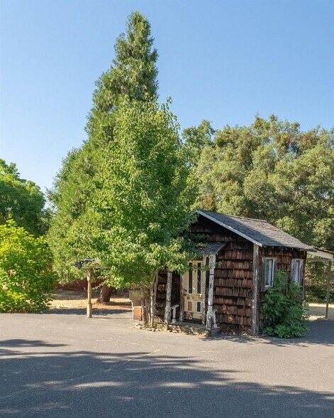 More Photos Of 306 W Saint Charles St, San Andreas Hotel For Sale