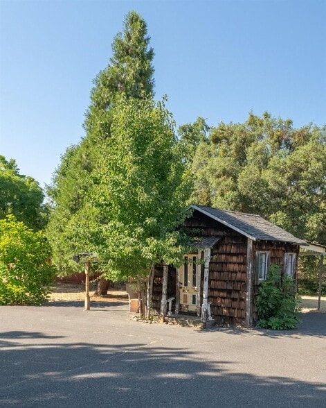 More Photos Of 306 W St Charles St, San Andreas Hotel For Sale