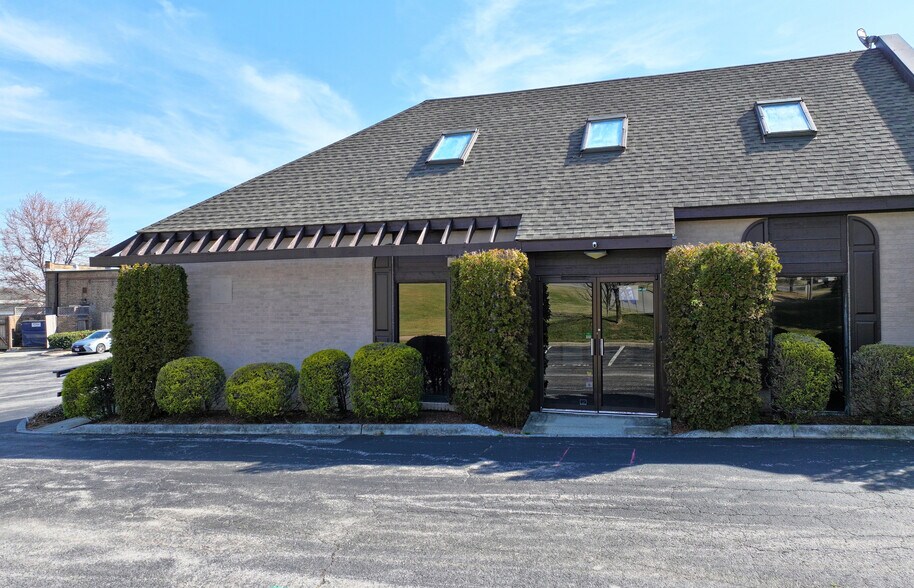 More Photos Of 1630 Braeburn Dr, Salem Office For Sale
