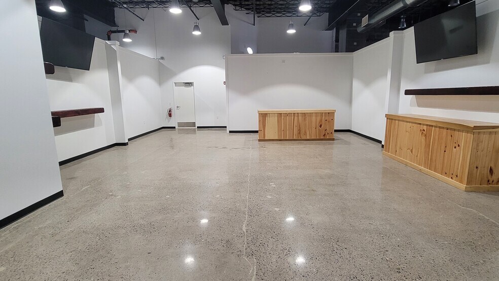 More Photos Of 127-133 E Market St, Sandusky Storefront For Lease