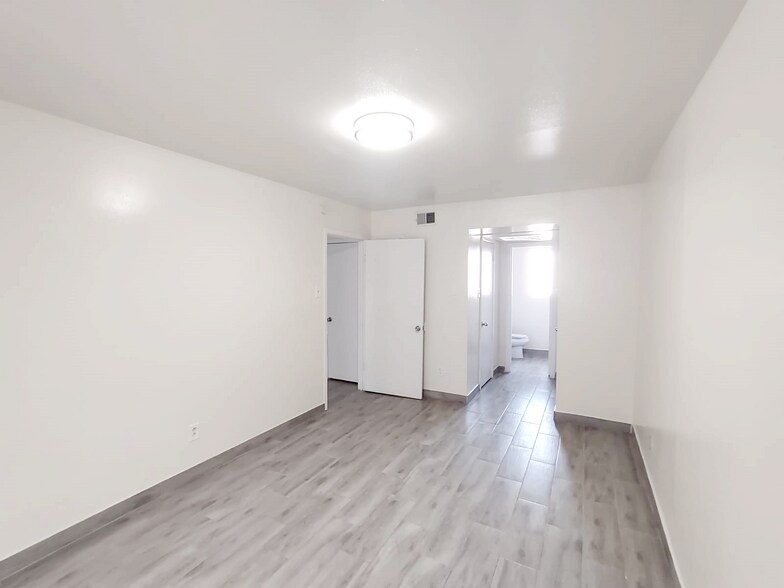 More Photos Of 4742 Yale St, Houston Apartments For Sale