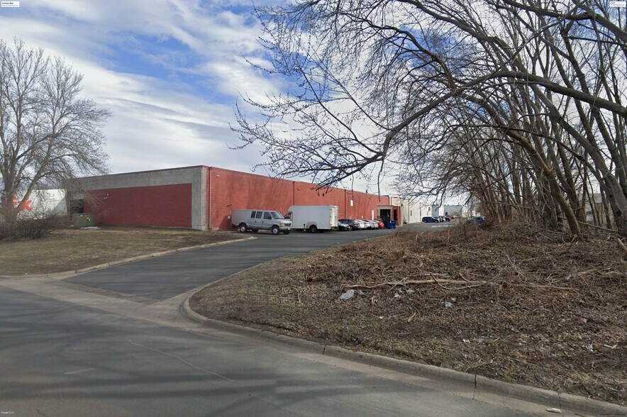 More Photos Of 8090 Ranchers Rd NE, Fridley Manufacturing For Lease
