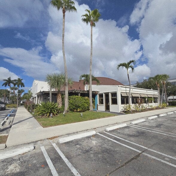 More Photos Of 8191 NW 12th St, Doral Restaurant For Lease