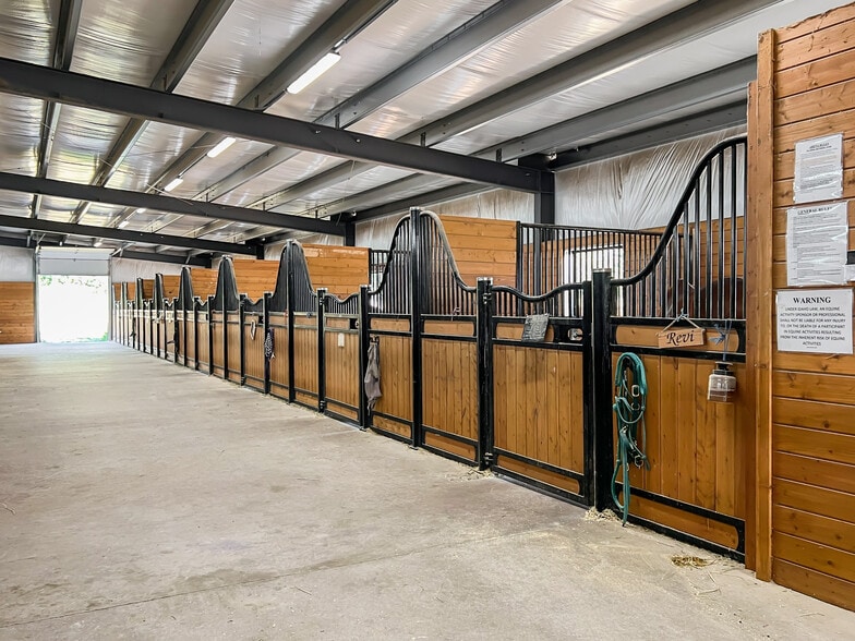 More Photos Of 2301 N Mountain View Rd, Moscow Horse Stables For Sale