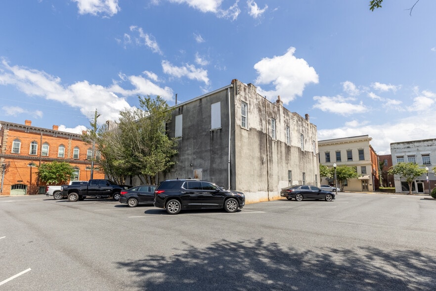 More Photos Of 205 W. Forsyth Street, Americus General Retail For Sale