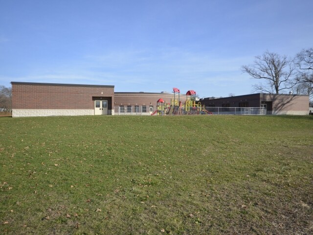 More Photos Of 350 Higbie Ln, West Islip Office For Lease