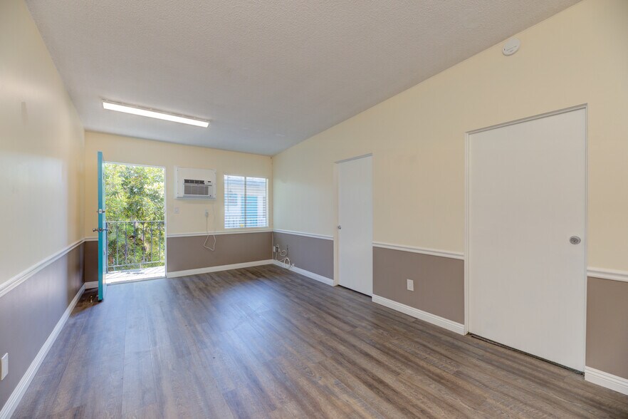 More Photos Of 24248 Crenshaw Blvd, Torrance Office For Sale