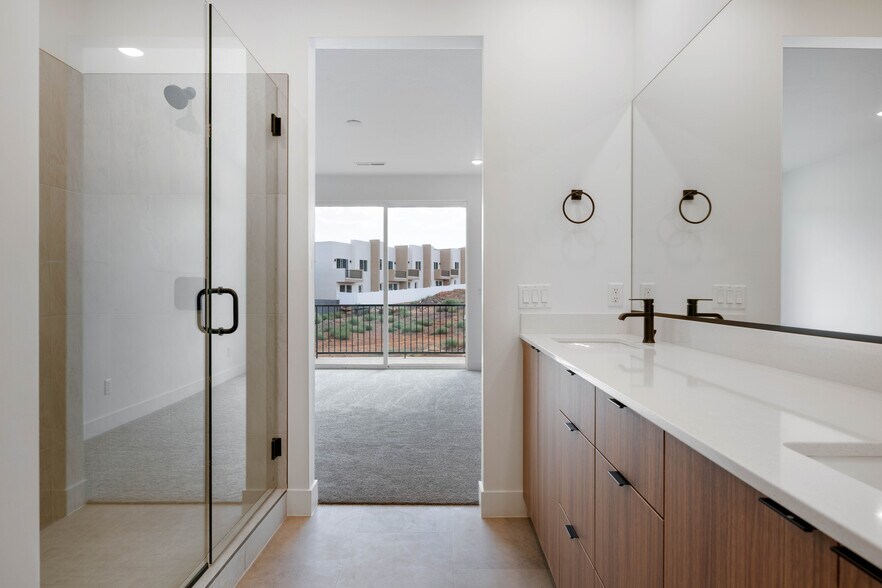 More Photos Of 1935 W 250 S, Hurricane Apartments For Sale