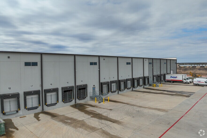 More Photos Of 100 Velocity Dr, Georgetown Warehouse For Lease