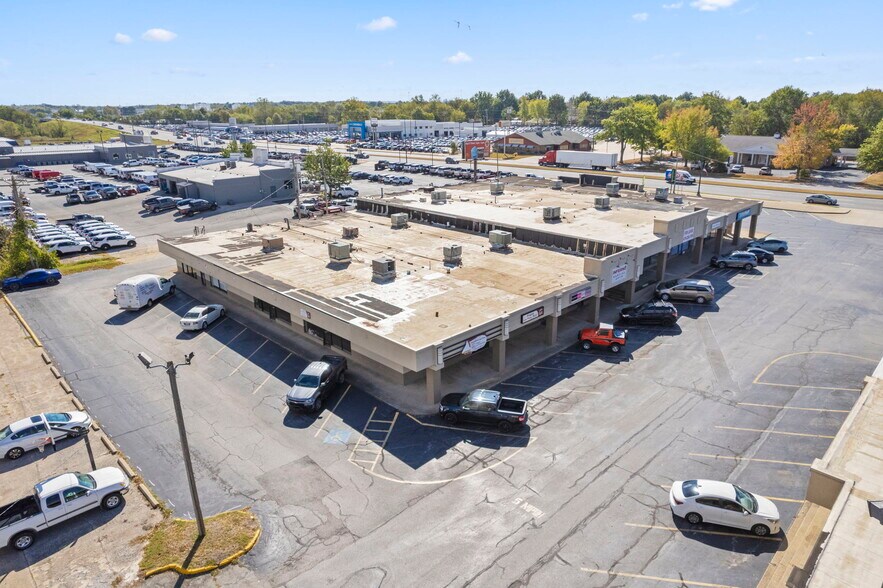 More Photos Of 1059 S Maxwell St, Siloam Springs Storefront For Lease