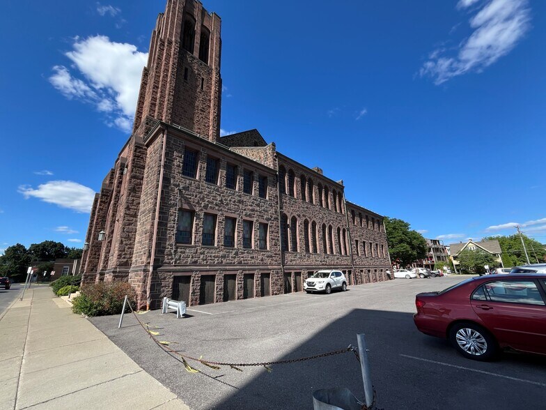More Photos Of 308 Main St, Johnson City Specialty For Sale