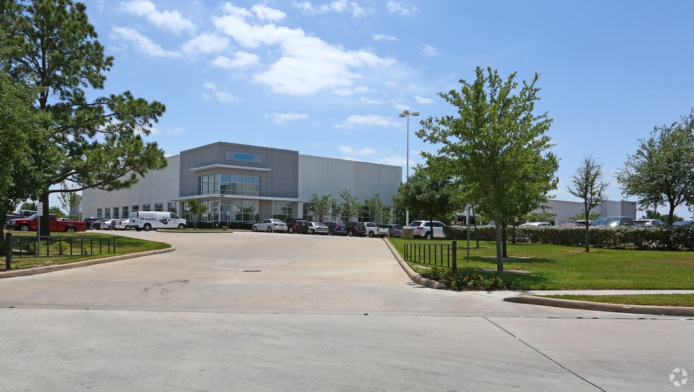 More Photos Of 9900 Sam Houston Center Dr, Houston Warehouse For Lease