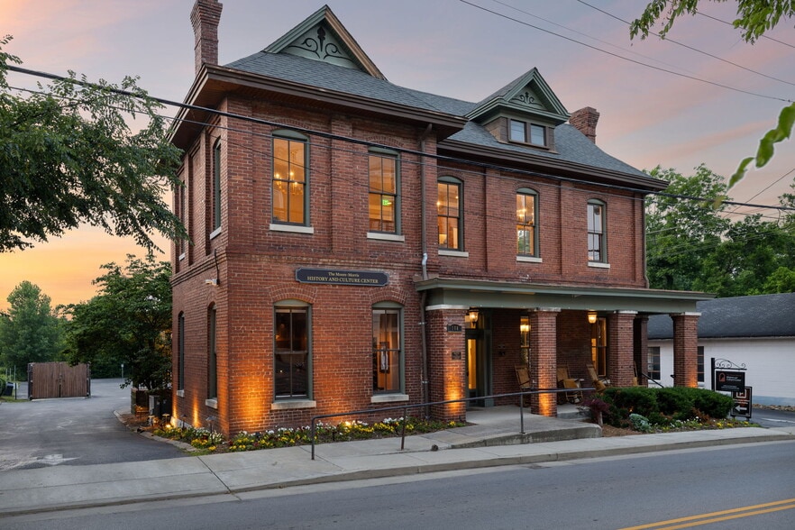 More Photos Of 108 Bridge St, Franklin Storefront For Sale