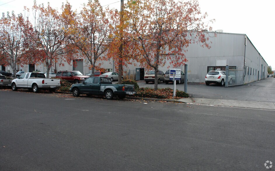 Primary Photo Of 650-696 Walsh Ave, Santa Clara Warehouse For Lease