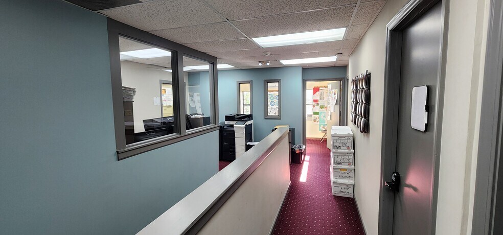 More Photos Of 318 Bell Park Dr, Woodstock Distribution For Lease
