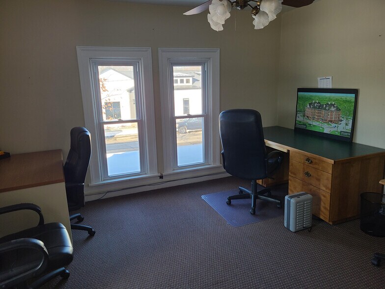 More Photos Of 614 E Broadway St, Mount Pleasant Coworking Space