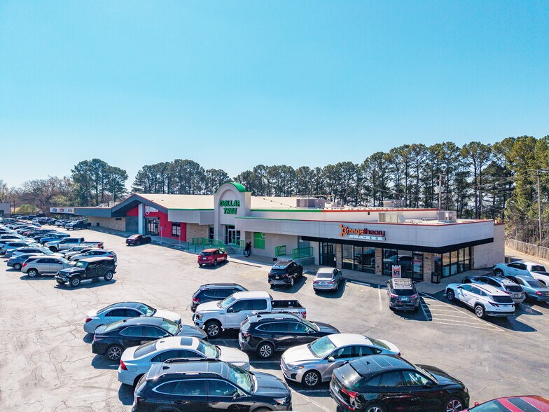 Primary Photo Of 6813-6831 Cantrell Rd, Little Rock Storefront For Sale