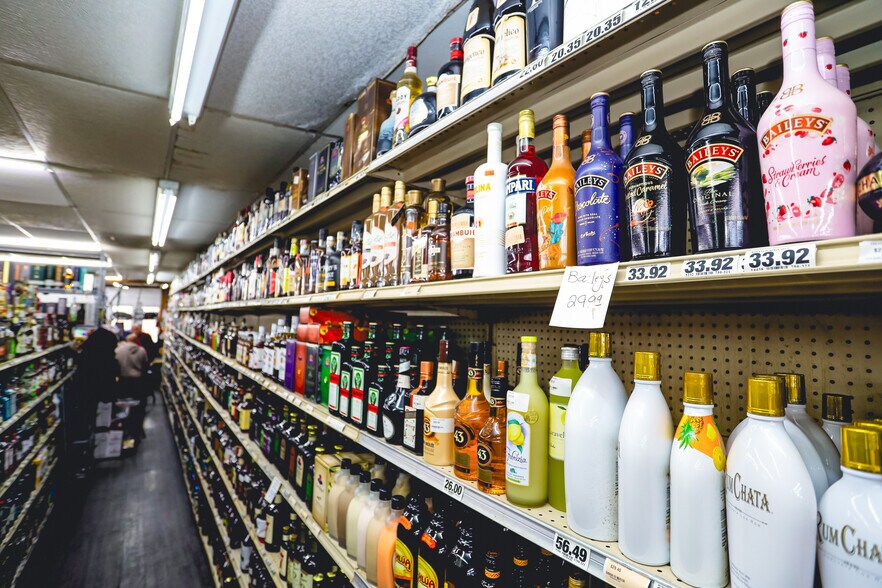 More Photos Of 9875 S Dixie Hwy, Erie Supermarket For Sale