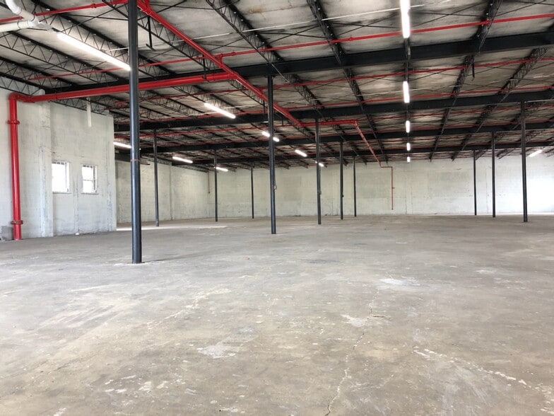 More Photos Of 6220 NW 37th Ave, Miami Warehouse For Lease