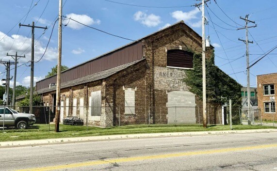 Primary Photo Of 2300 Racine St, Mount Pleasant Distribution For Sale