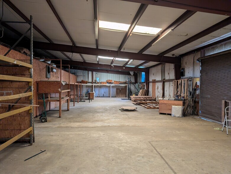 More Photos Of 908 W Hill Ave, Valdosta Warehouse For Sale